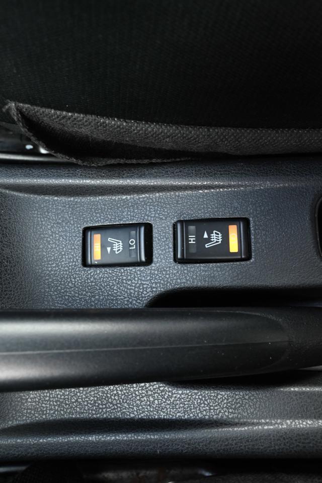 2019 Nissan Versa Note SV Pkg/ Power Options/ Keyless Entry/ Alloy wheels Photo