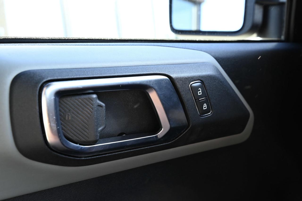 2022 Ford Bronco Badlands RARE 6 SPEED MANUAL Photo