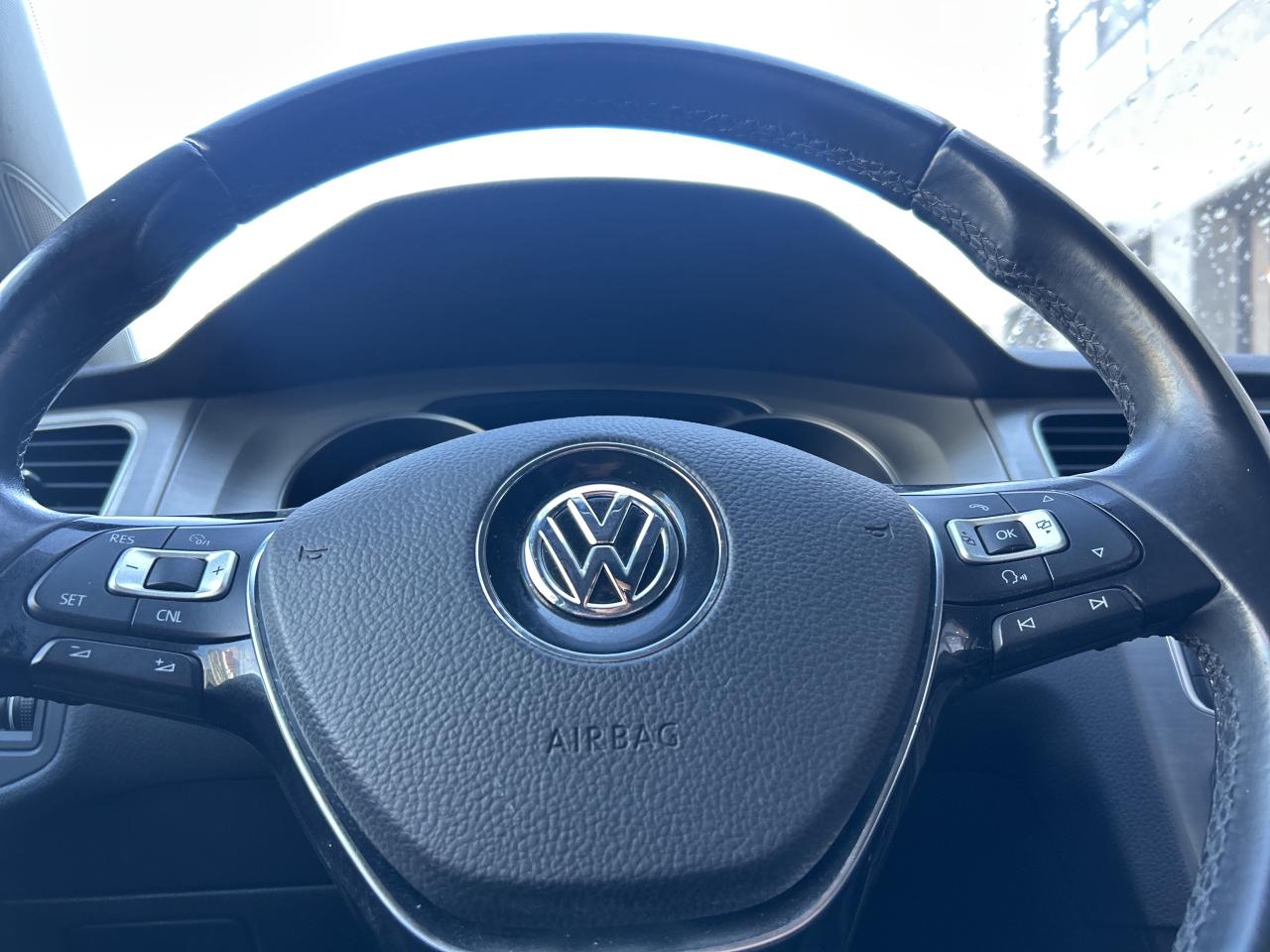 2017 Volkswagen Golf SportWagen 4dr DSG 1.8 TSI Comfortline 4MOTION   Pano Sunroof Photo