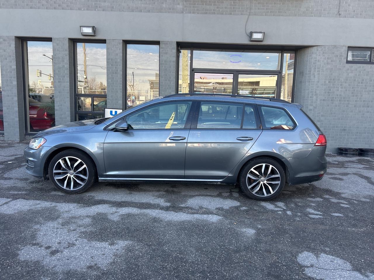 2017 Volkswagen Golf SportWagen 4dr DSG 1.8 TSI Comfortline 4MOTION   Pano Sunroof Photo