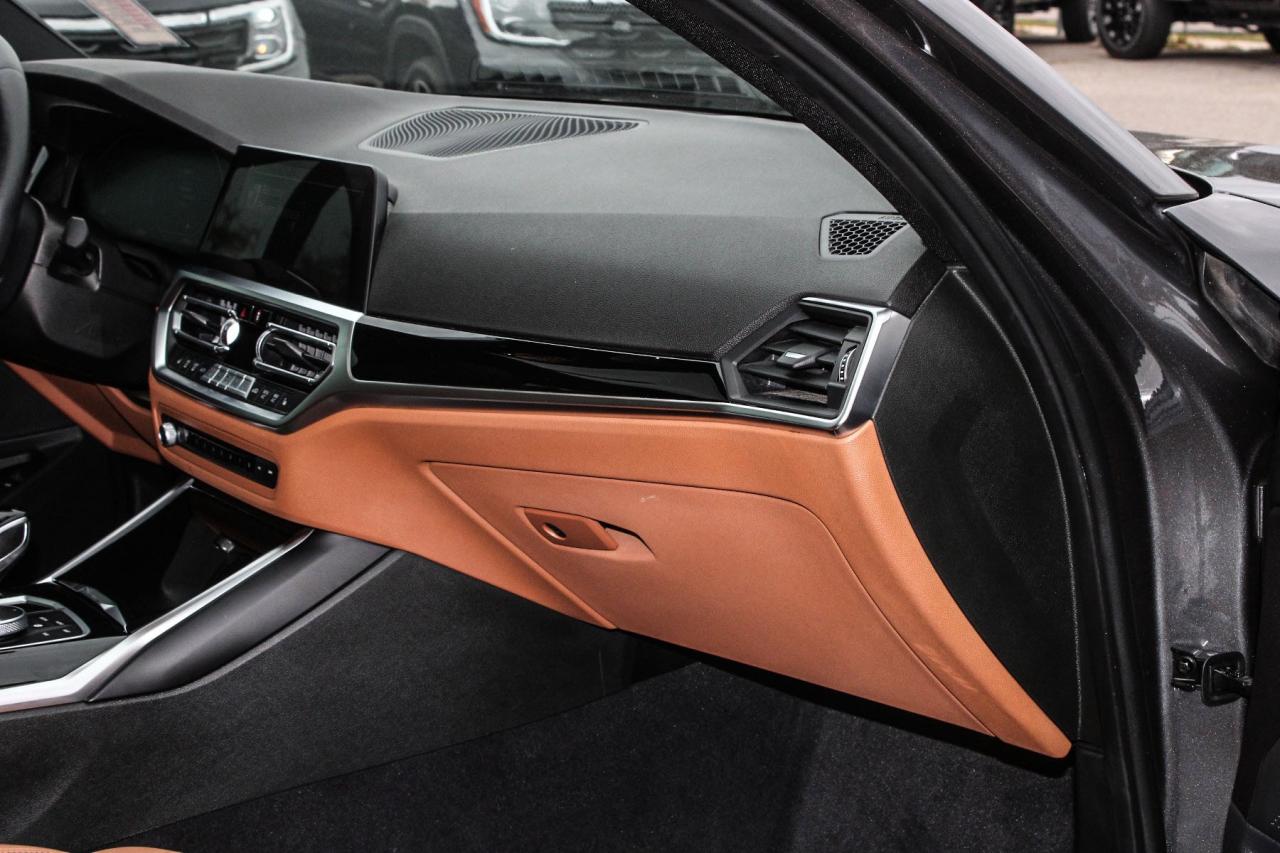 2022 BMW 3 Series 330i xDrive  BkpCam HtdSeats Gps Photo