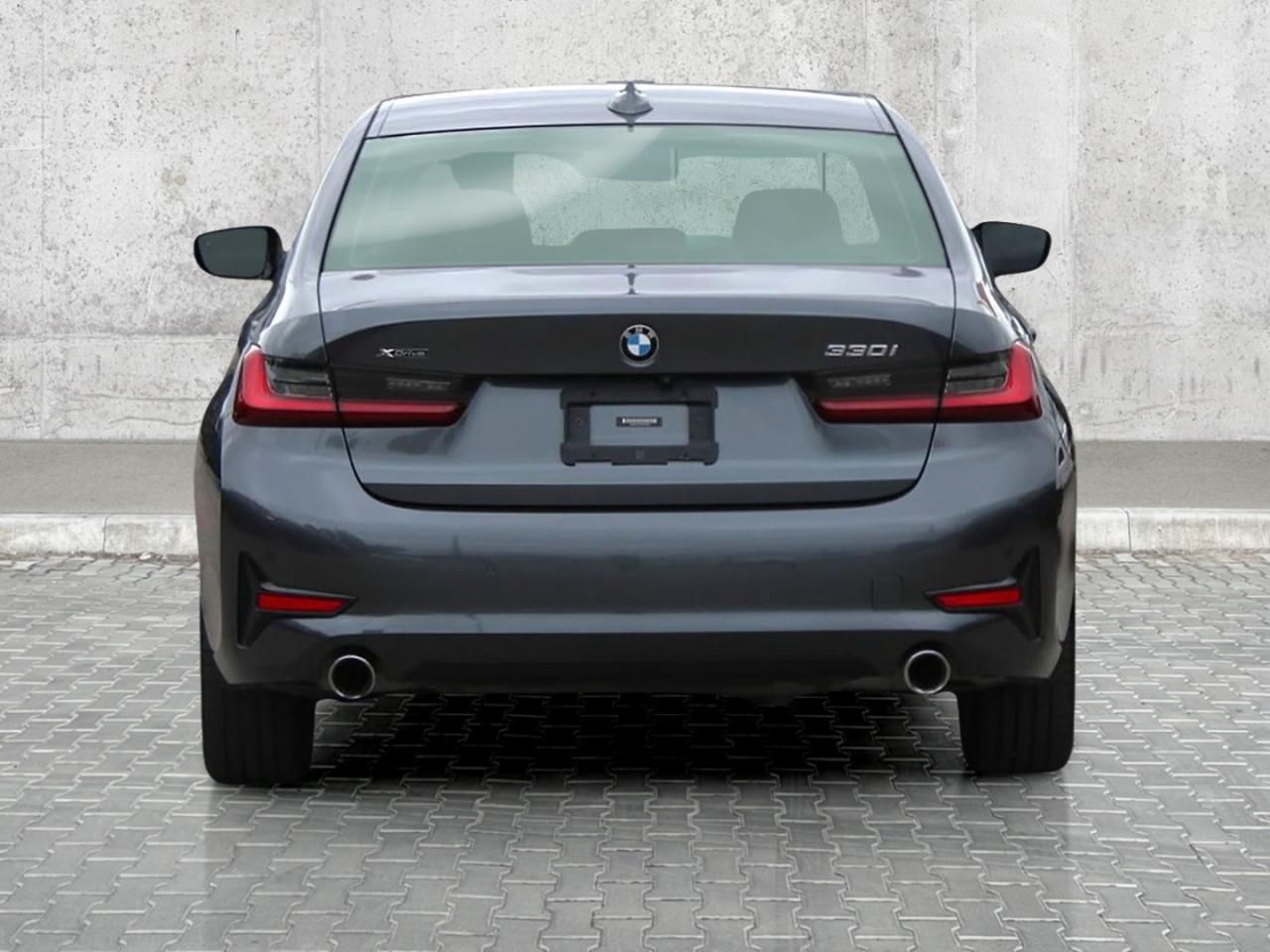 2022 BMW 3 Series 330i xDrive  BkpCam HtdSeats Gps Photo