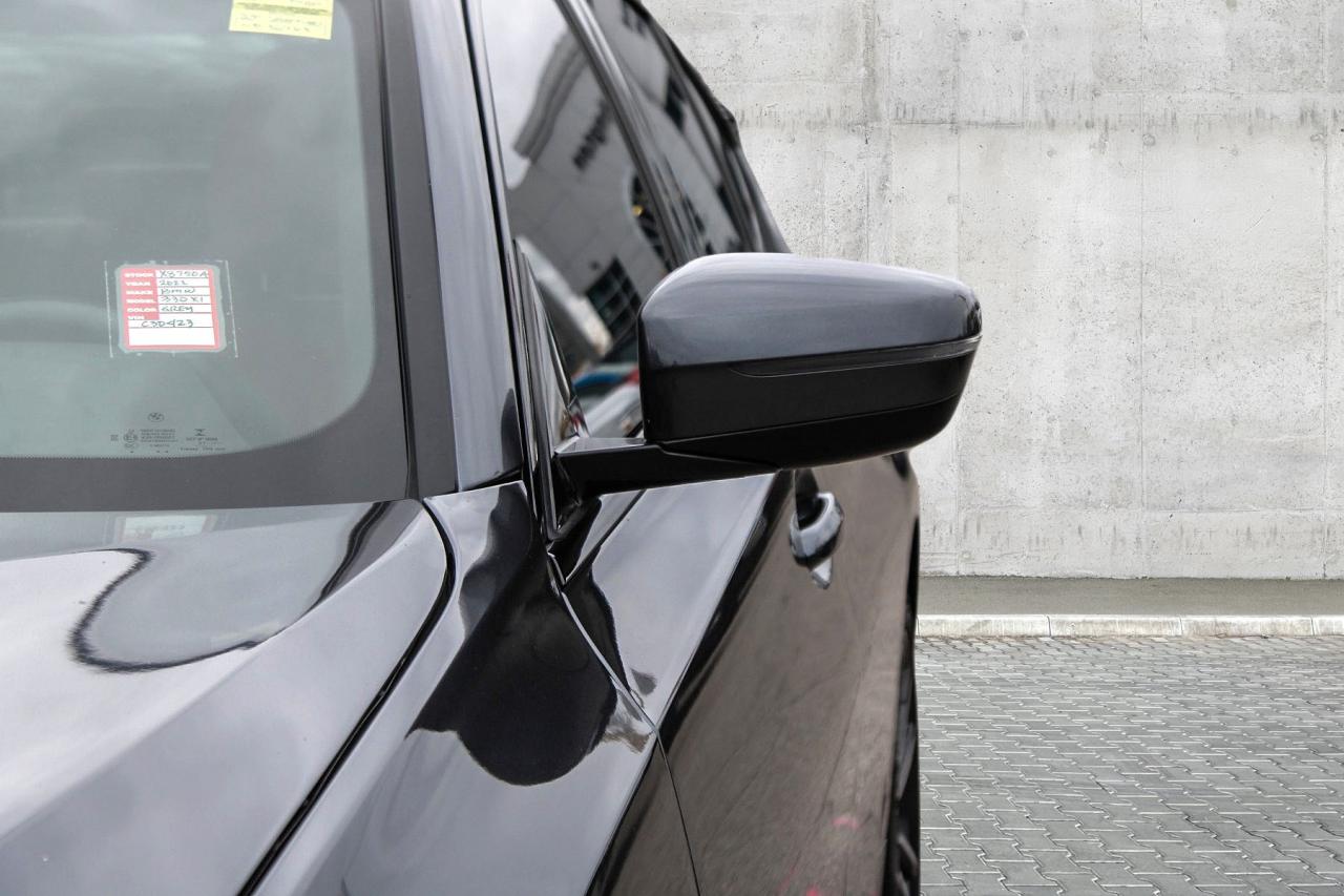 2022 BMW 3 Series 330i xDrive  BkpCam HtdSeats Gps Photo