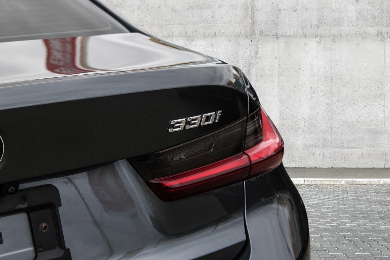 2022 BMW 3 Series 330i xDrive  BkpCam HtdSeats Gps Photo