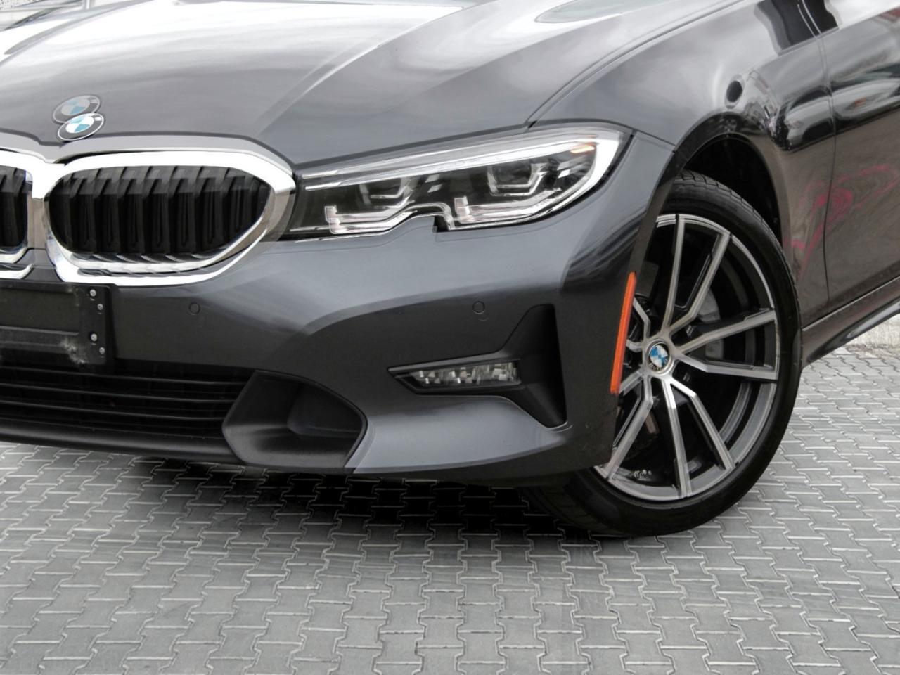 2022 BMW 3 Series 330i xDrive  BkpCam HtdSeats Gps Photo