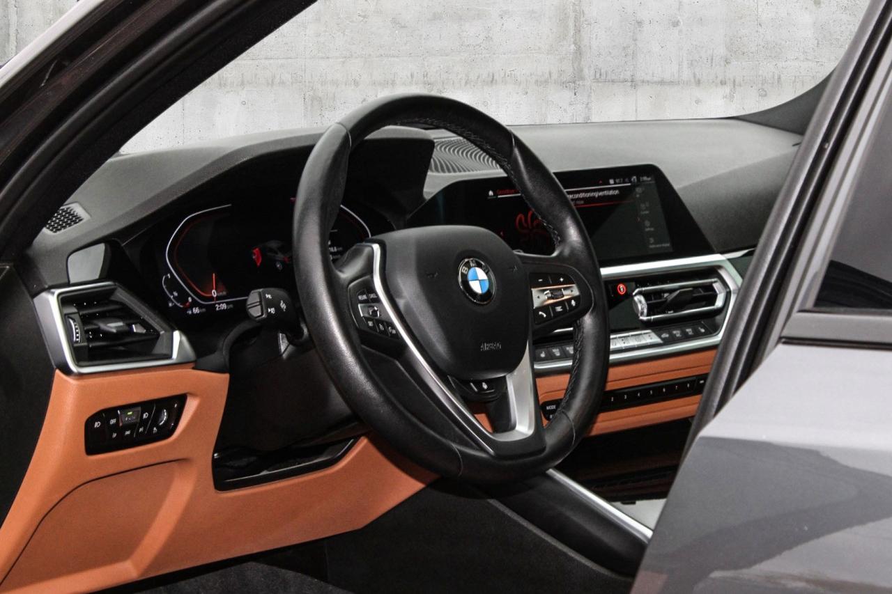 2022 BMW 3 Series 330i xDrive  BkpCam HtdSeats Gps Photo