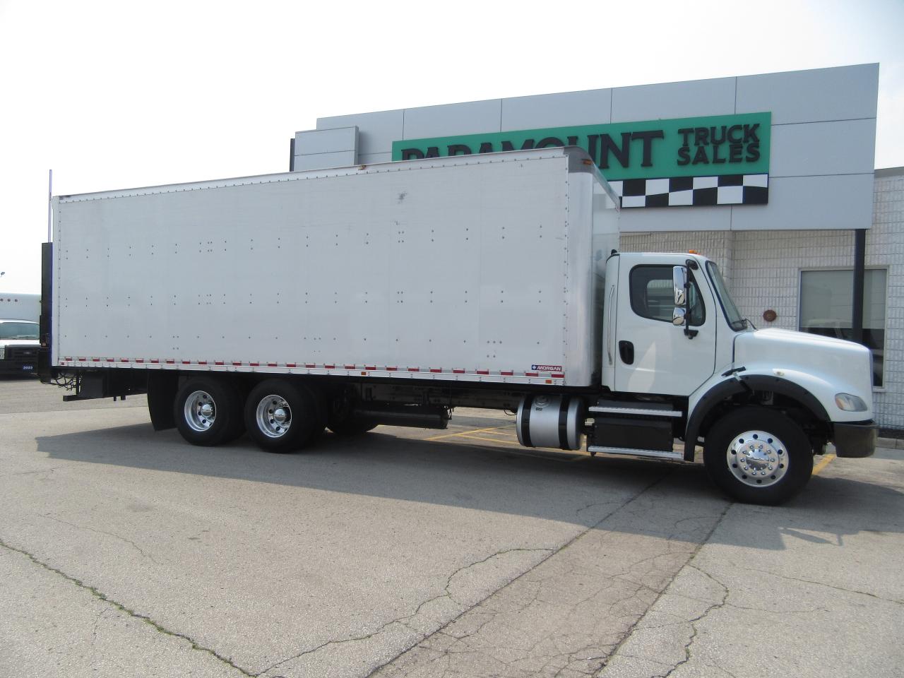 2018 Freightliner M2 - 112 28 FT TANDEM AXLE HIGH & WIDE BOX / RAILGATE LIFT Photo