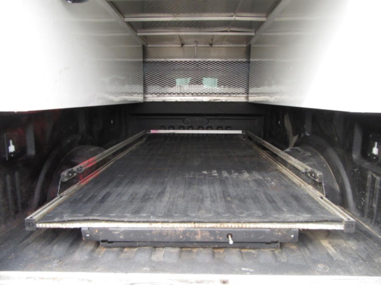 2020 Ford F-350 CREW CAB 4X4 HI-RAIL PACKAGE 8FT BOX Photo