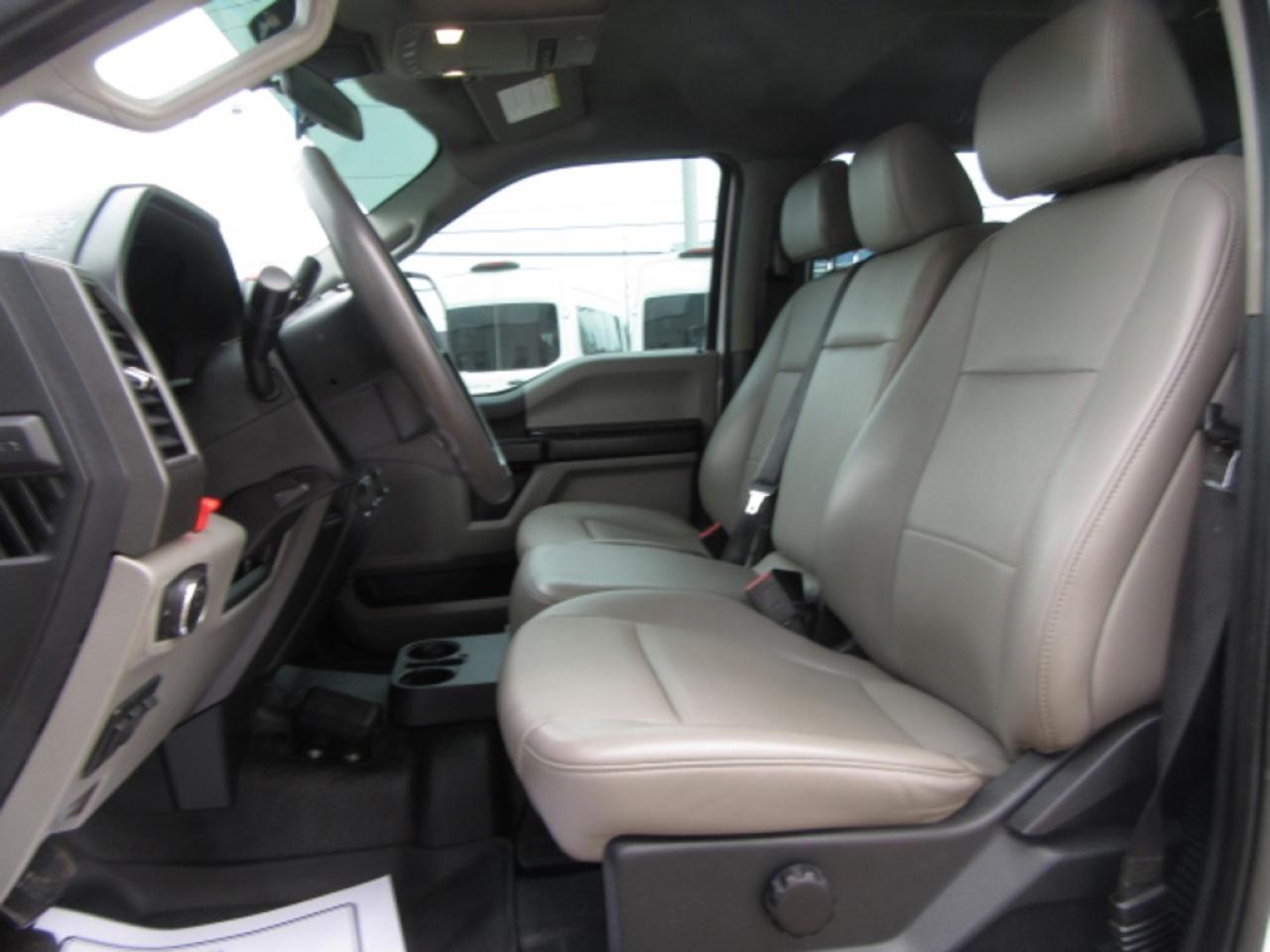 2020 Ford F-350 CREW CAB 4X4 HI-RAIL PACKAGE 8FT BOX Photo