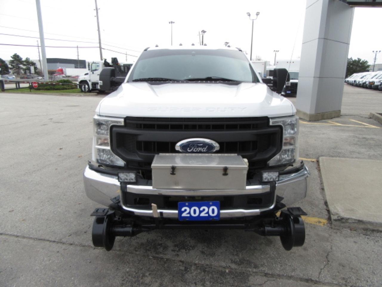 2020 Ford F-350 CREW CAB 4X4 HI-RAIL PACKAGE 8FT BOX Photo