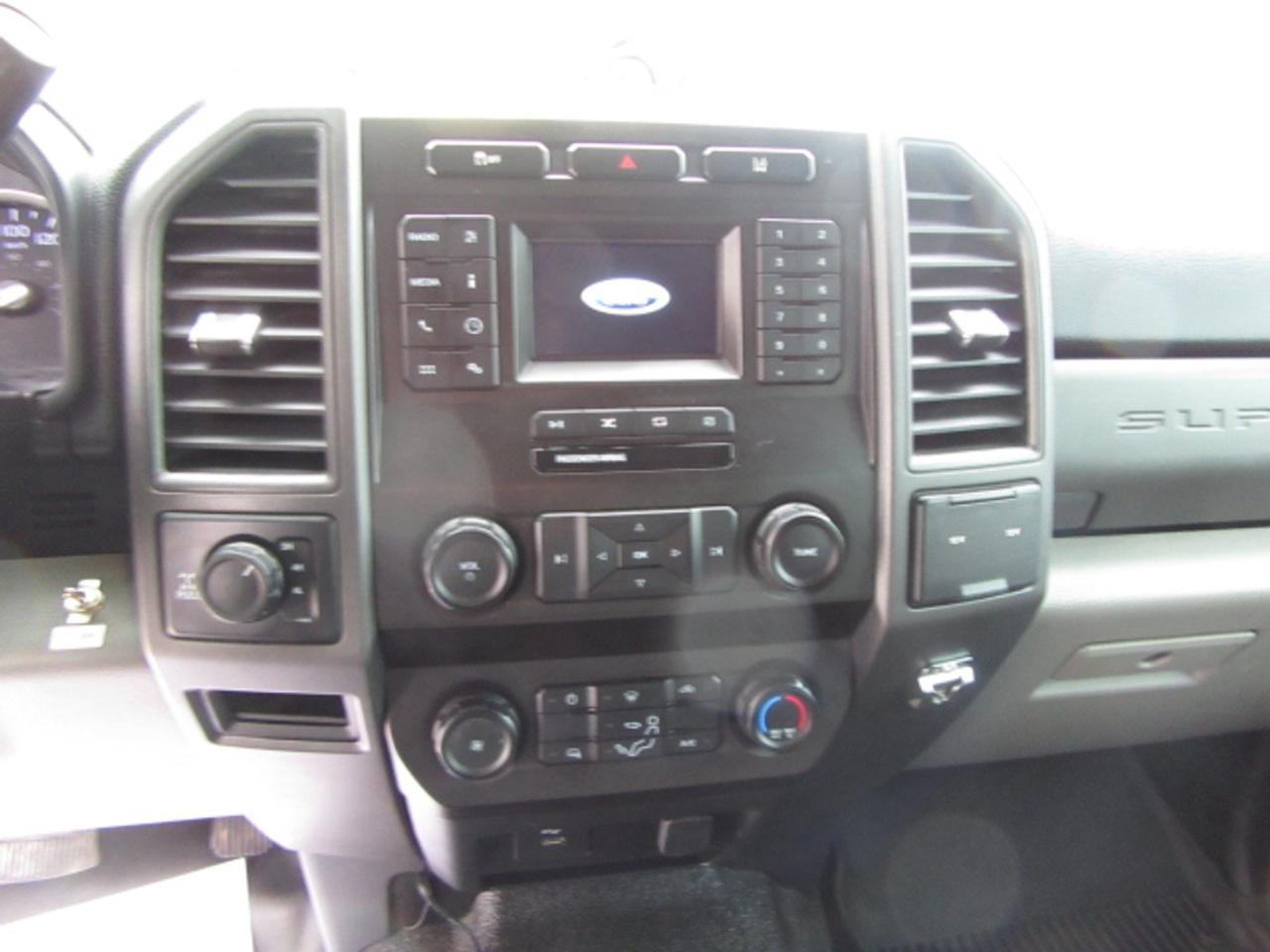 2020 Ford F-350 CREW CAB 4X4 HI-RAIL PACKAGE 8FT BOX Photo