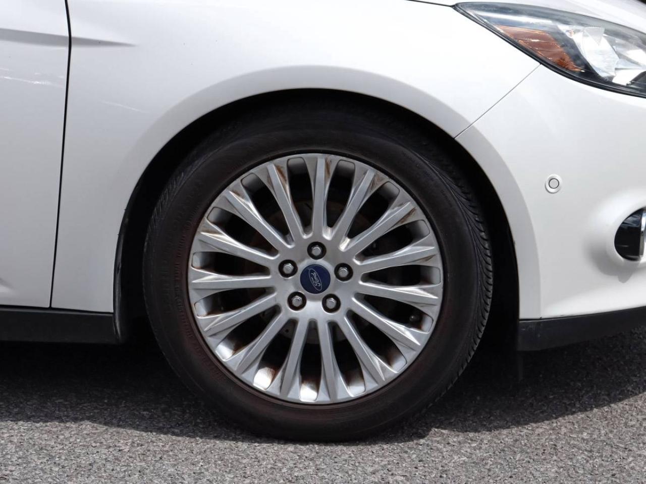 2012 Ford Focus HB Titanium Photo