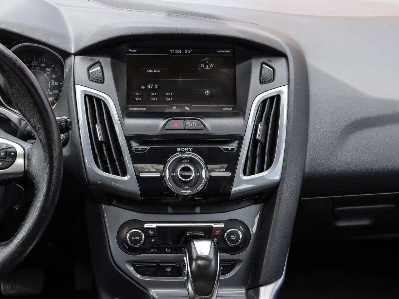 2012 Ford Focus HB Titanium Photo