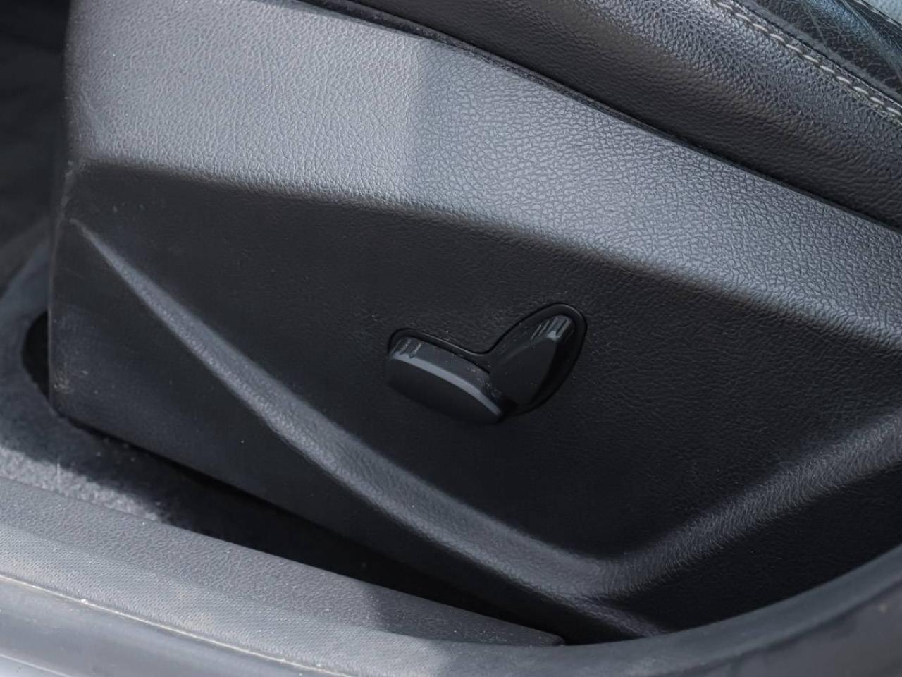 2012 Ford Focus HB Titanium Photo