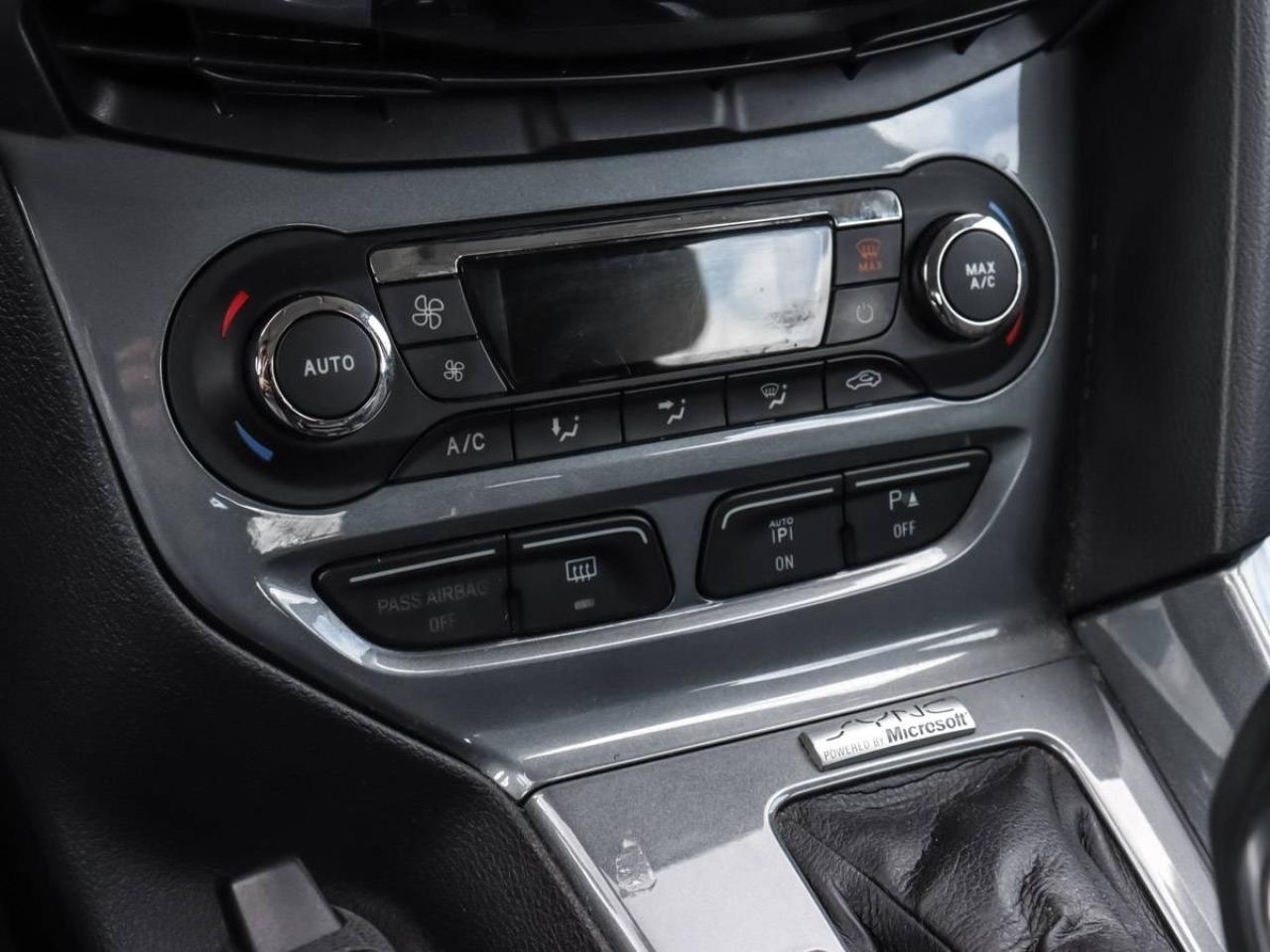 2012 Ford Focus HB Titanium Photo