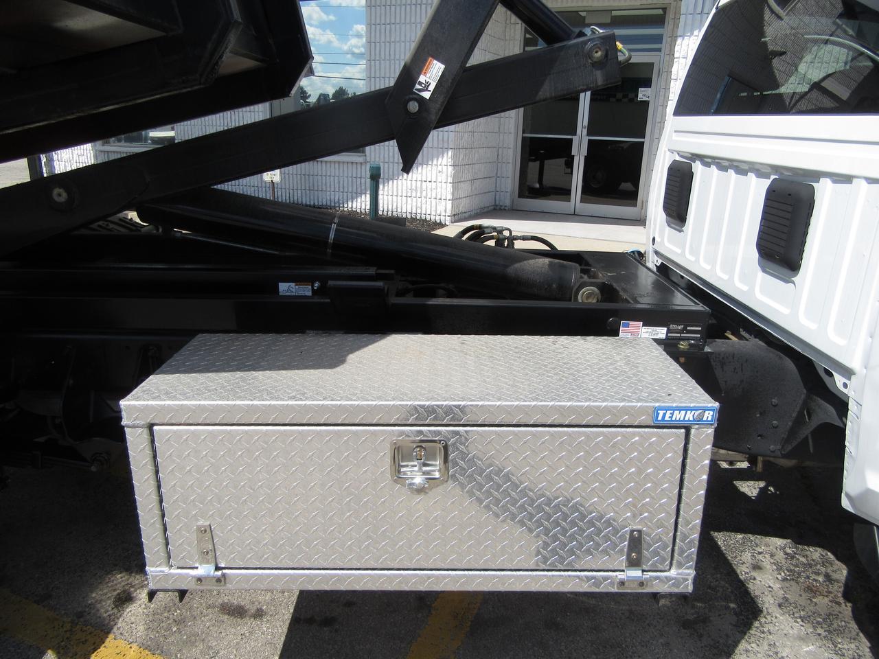 2024 RAM 5500 HD Chassis DIESEL REG CAB 4X4 WITH NEW STELLAR HOOK LIFT Photo