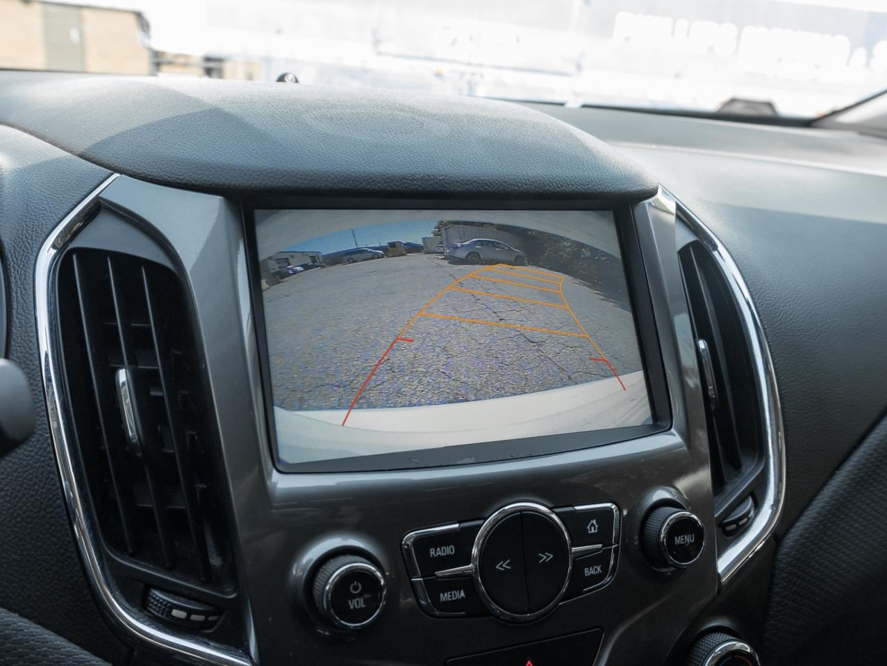 2017 Chevrolet Cruze 4dr Sdn Photo