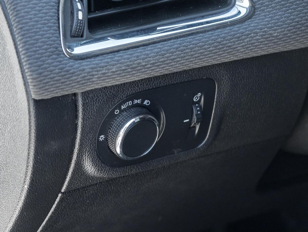 2017 Chevrolet Cruze 4dr Sdn Photo