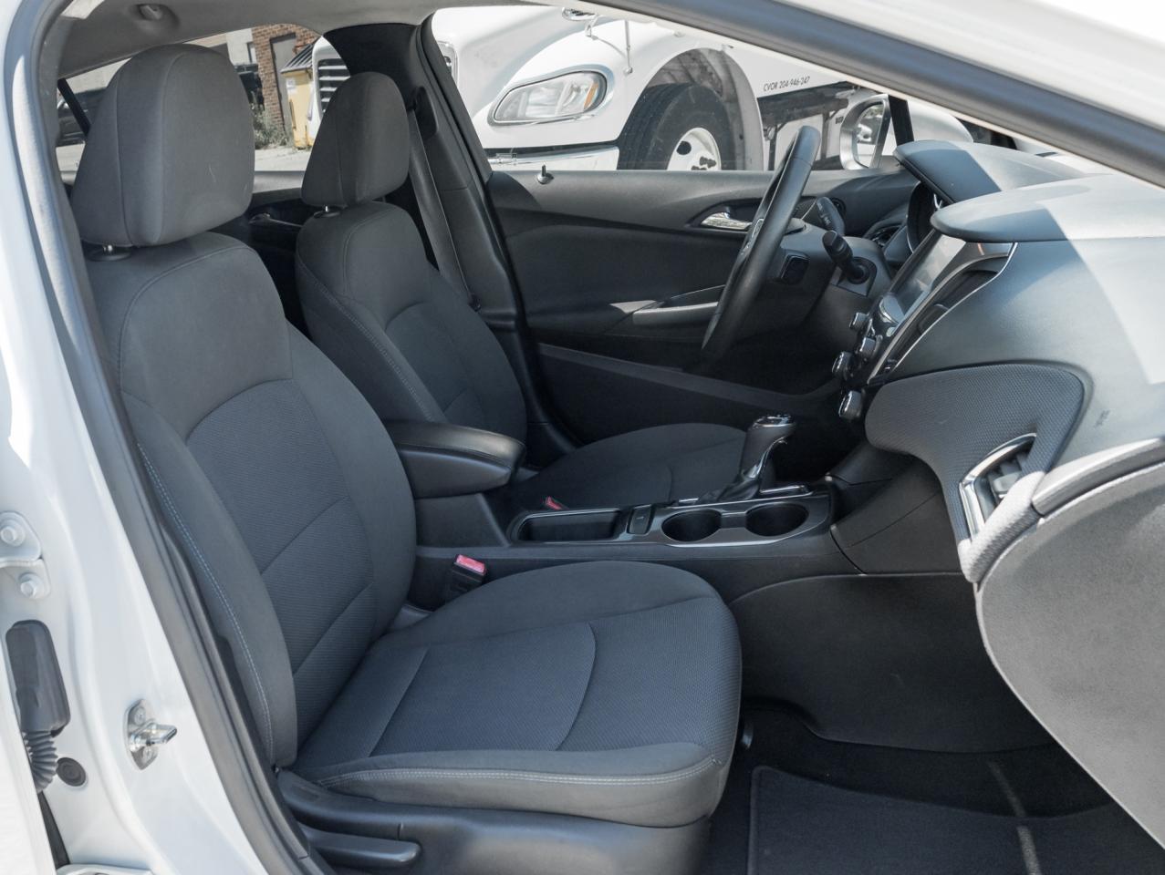 2017 Chevrolet Cruze 4dr Sdn Photo