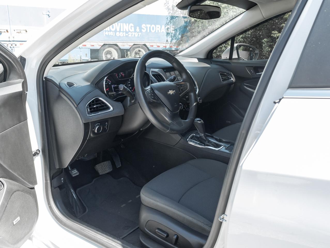 2017 Chevrolet Cruze 4dr Sdn Photo