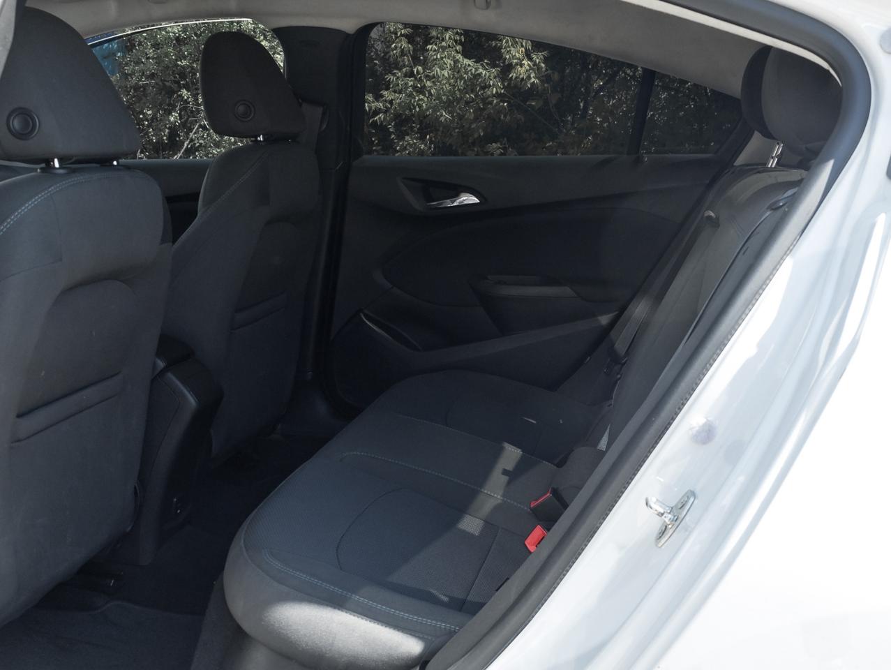 2017 Chevrolet Cruze 4dr Sdn Photo