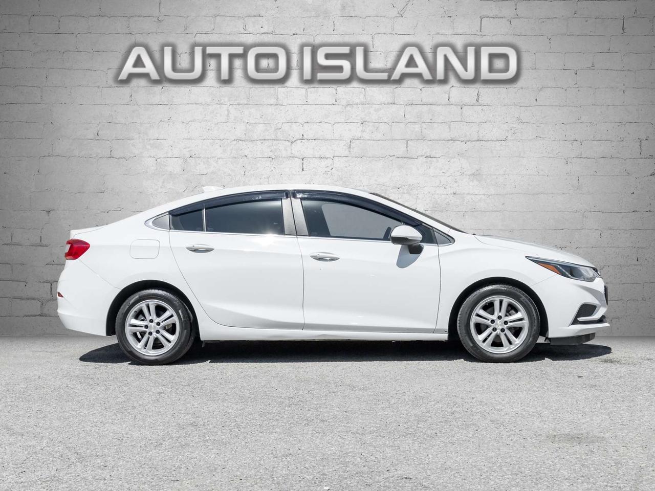 2017 Chevrolet Cruze 4dr Sdn Photo2