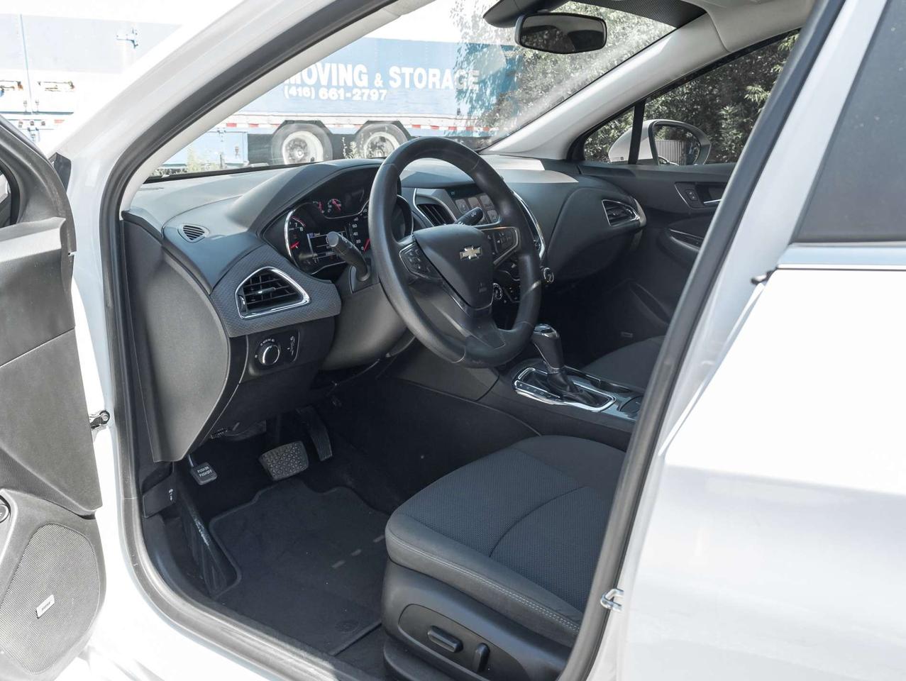 2017 Chevrolet Cruze 4dr Sdn Photo