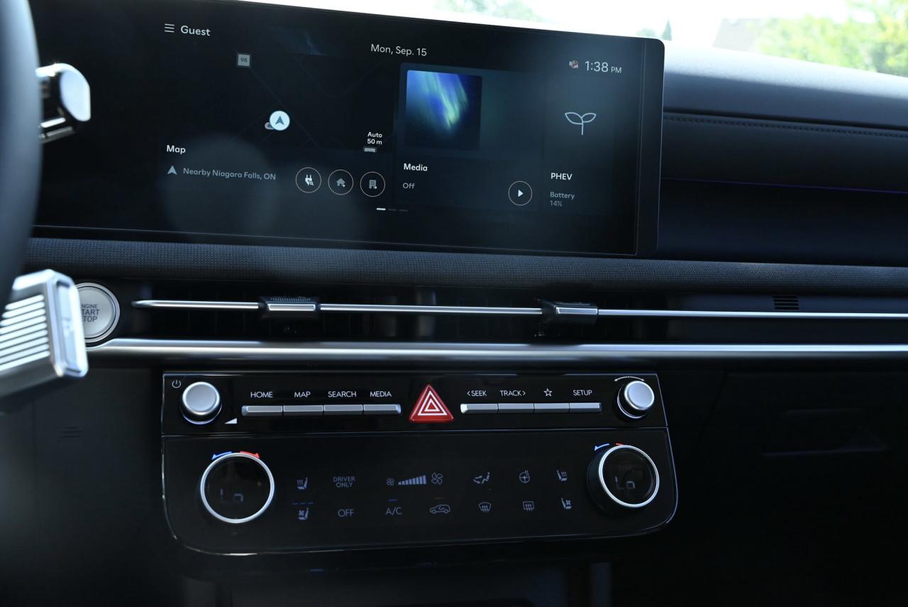 2024 Hyundai Tucson Plug-In Hybrid CPO rates starting from 3.99% oac/ ONE OWNER/ PANO Photo