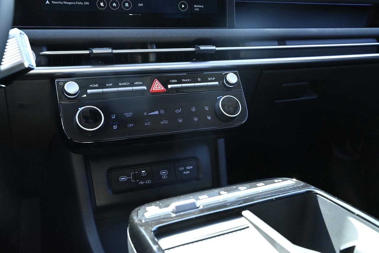 2024 Hyundai Tucson Plug-In Hybrid 1-Owner, Plug in Hybrid Photo