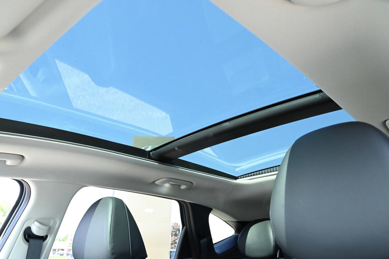 2024 Hyundai Tucson Plug-In Hybrid 1-Owner, Plug in Hybrid Photo