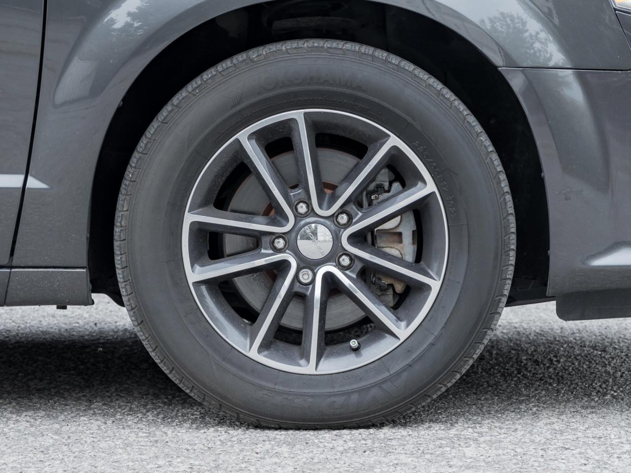 2016 Dodge Grand Caravan SXT Premium Plus Photo3