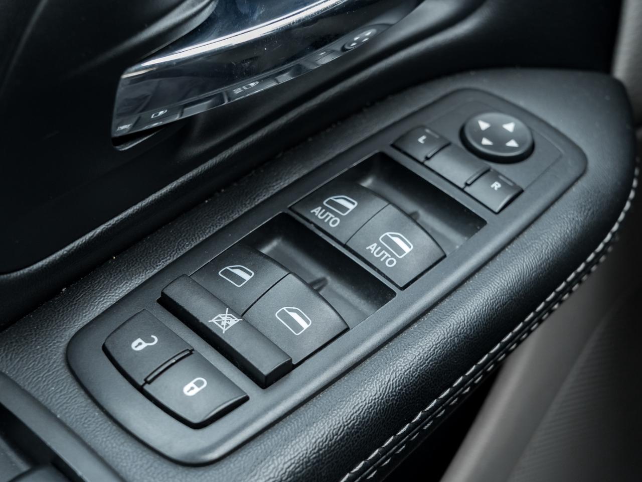 2016 Dodge Grand Caravan SXT Premium Plus Photo