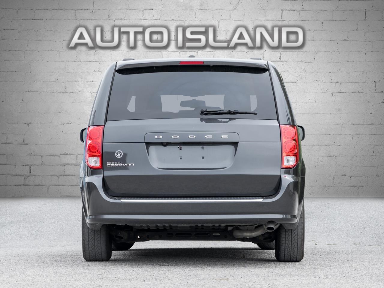 2016 Dodge Grand Caravan SXT Premium Plus Photo