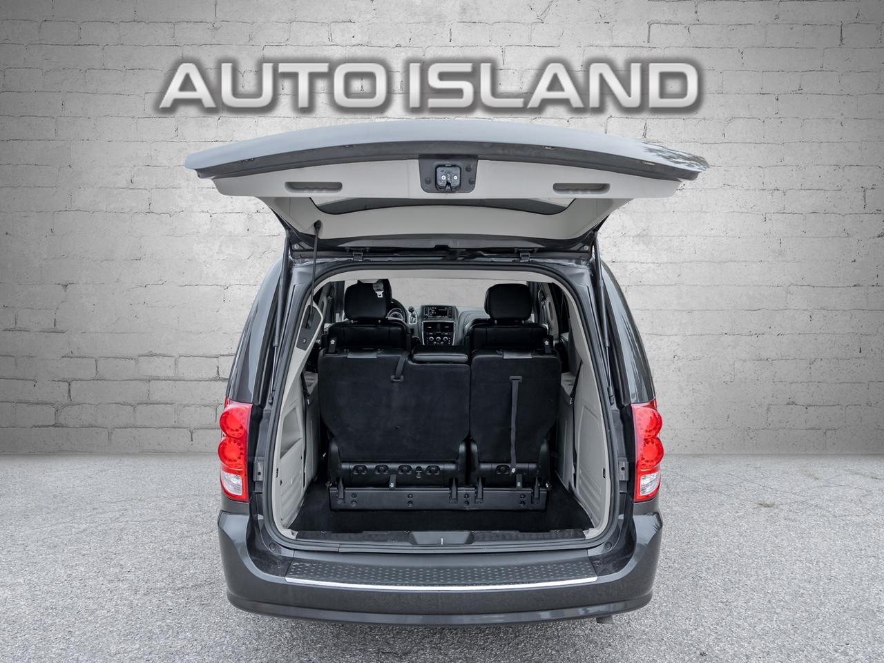 2016 Dodge Grand Caravan SXT Premium Plus Photo