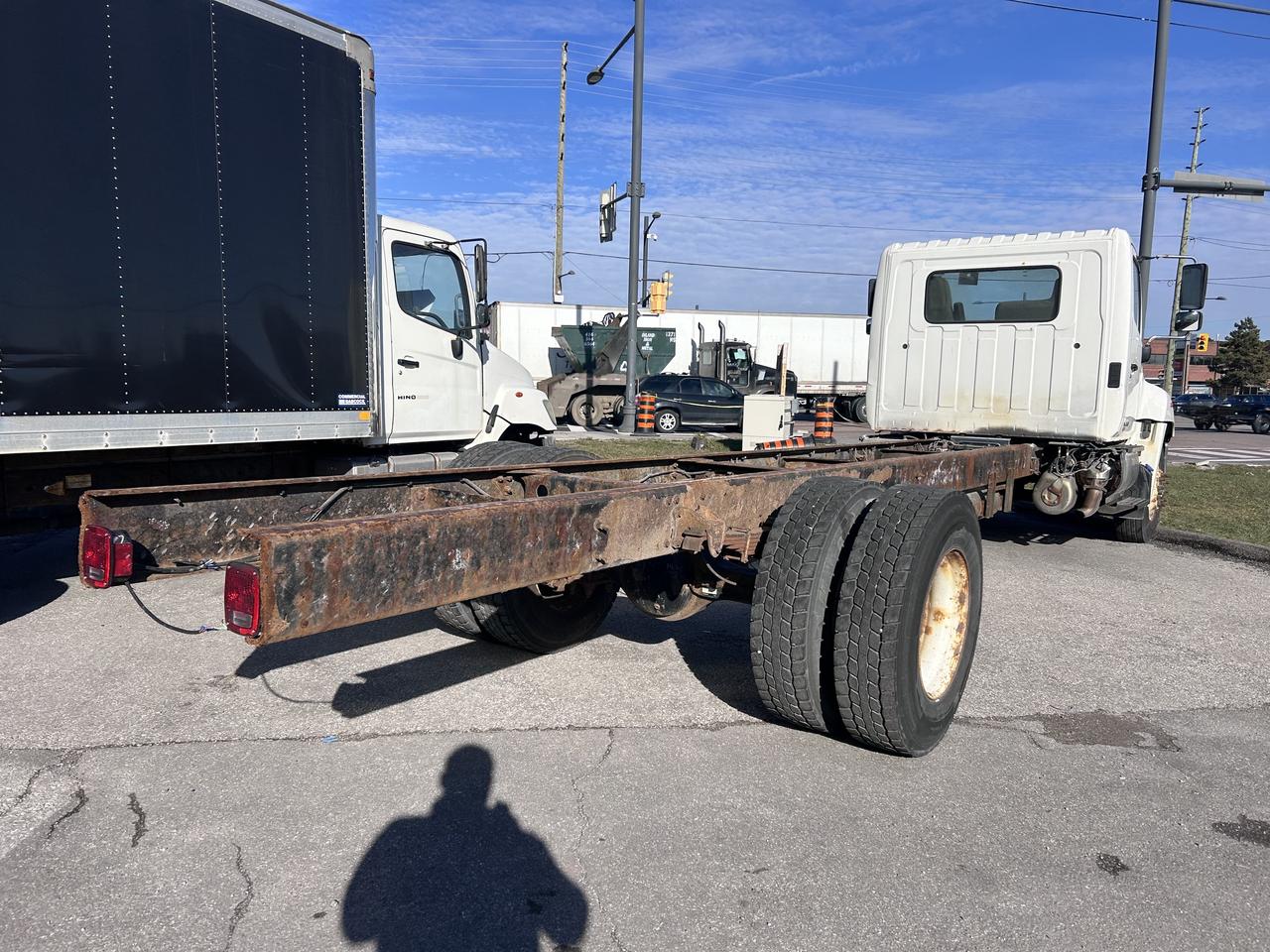 2017 Hino 338 338   CAB & CHASSIS   AUTO   24-26FT BOX WILL FIT Photo