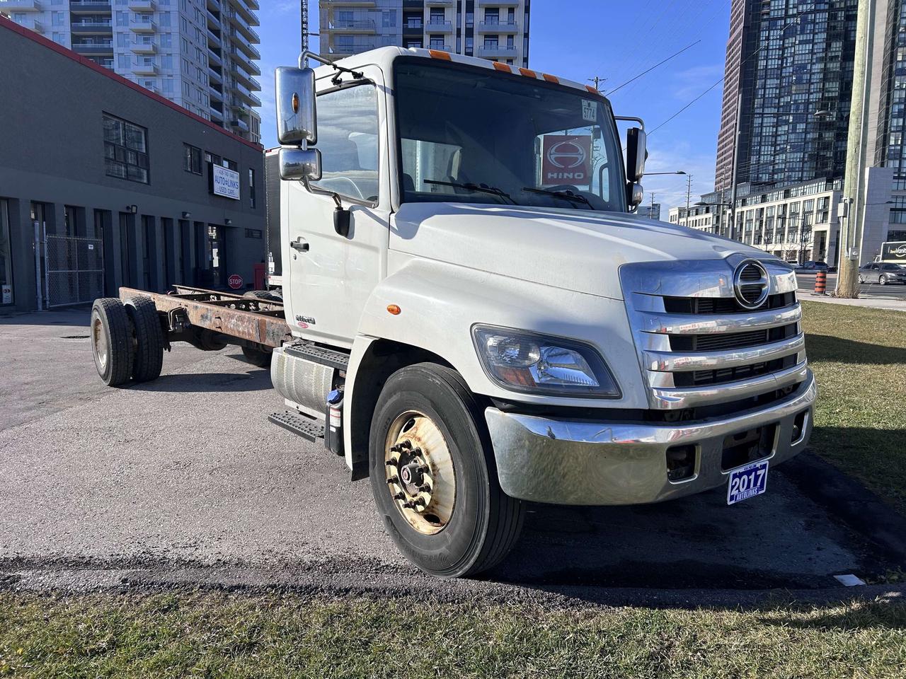 2017 Hino 338 338   CAB & CHASSIS   AUTO   24-26FT BOX WILL FIT Photo1
