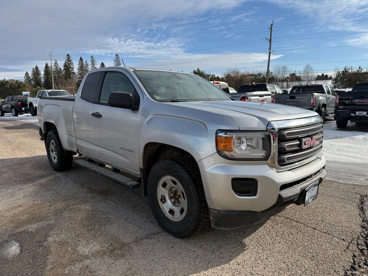 2016 GMC Canyon 4WD   TONNEAU COVER, RUNNING BOARDS, CERTIFIED. Photo