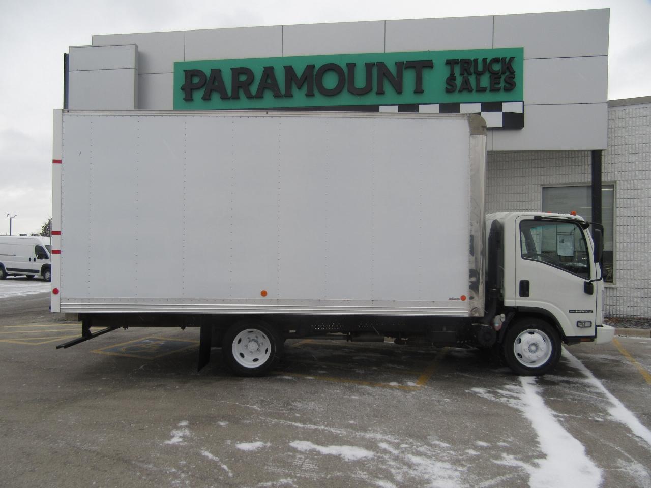 2021 Isuzu IsuzuNPR GAS 18 FT HIGH & WIDE ALUMINUM BOX & RAMP Photo