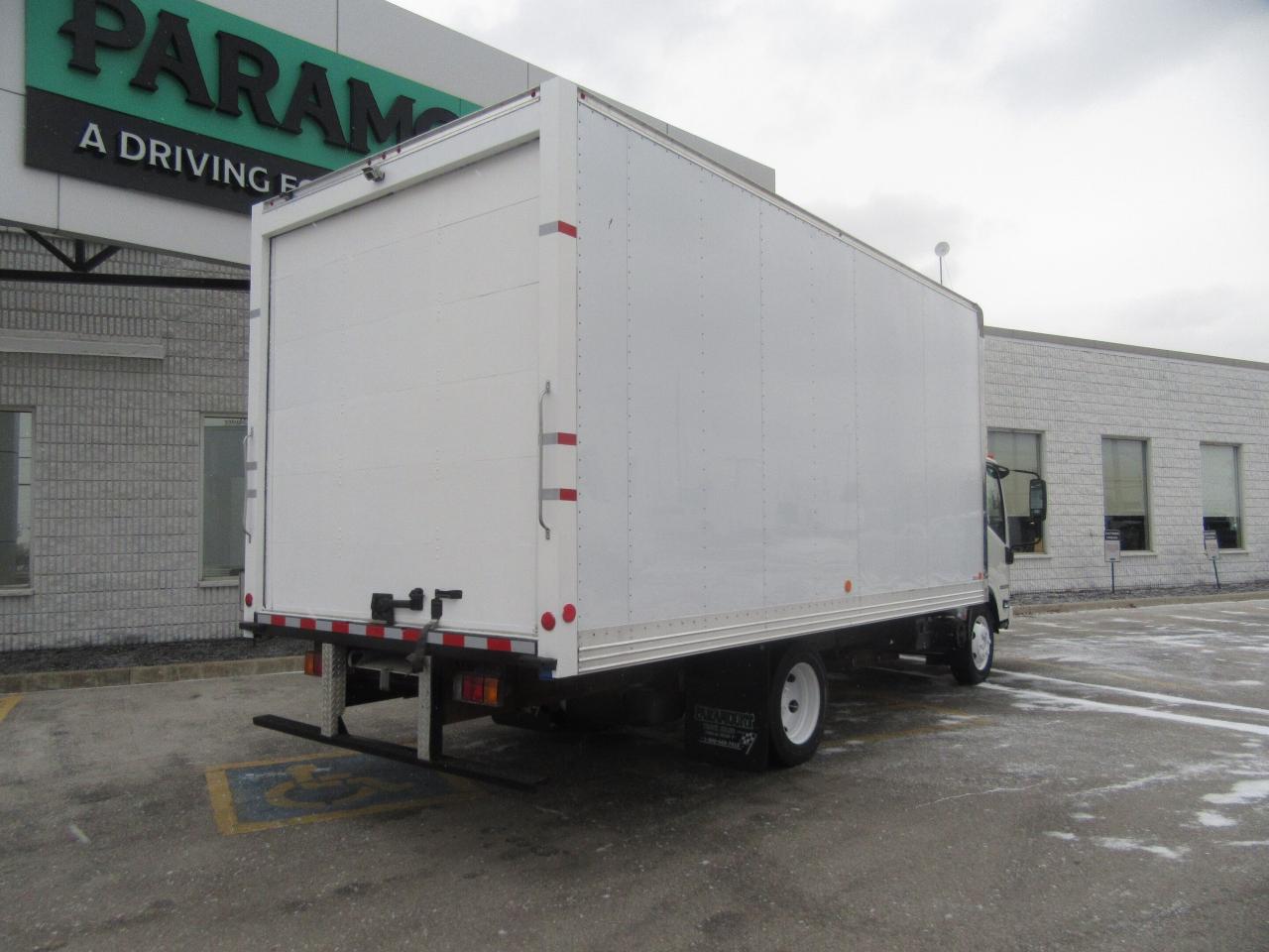 2021 Isuzu IsuzuNPR GAS 18 FT HIGH & WIDE ALUMINUM BOX & RAMP Photo2