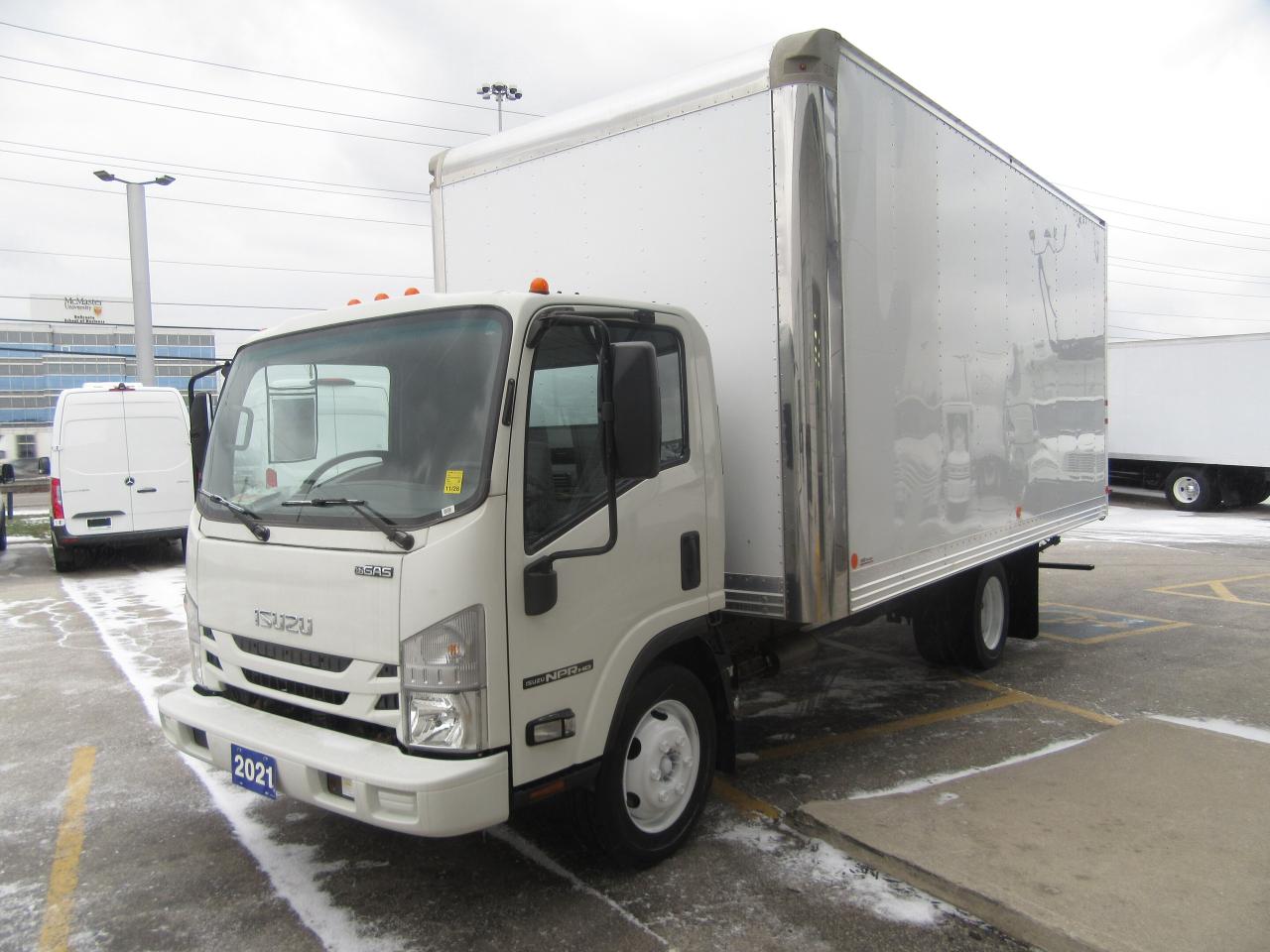 2021 Isuzu IsuzuNPR GAS 18 FT HIGH & WIDE ALUMINUM BOX & RAMP Photo