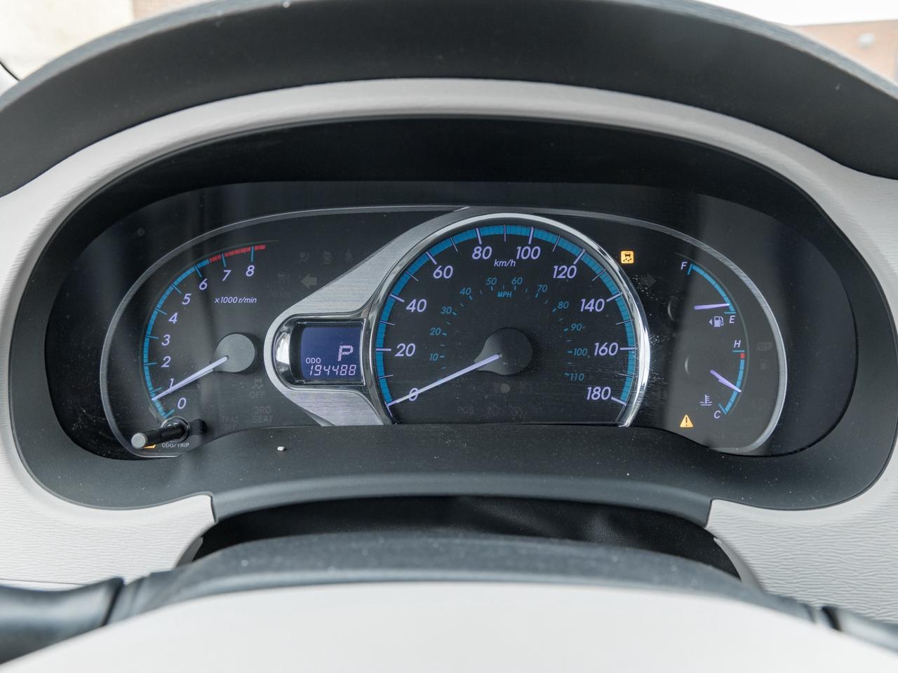 2011 Toyota Sienna XLE, ACCIDENT FREE, LEATHER, SUNROOF, POWER DOORS, Photo