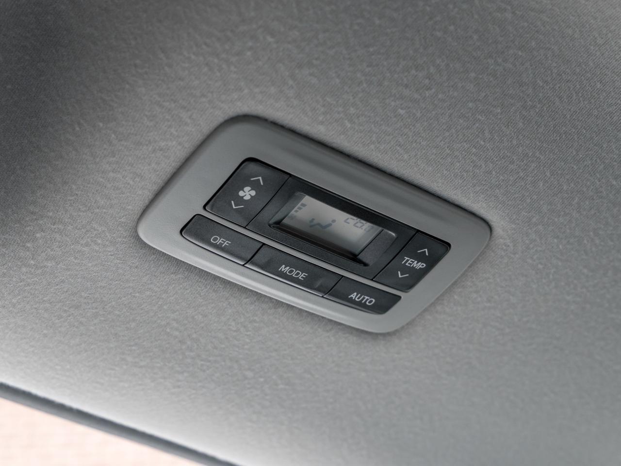 2011 Toyota Sienna XLE, ACCIDENT FREE, LEATHER, SUNROOF, POWER DOORS, Photo