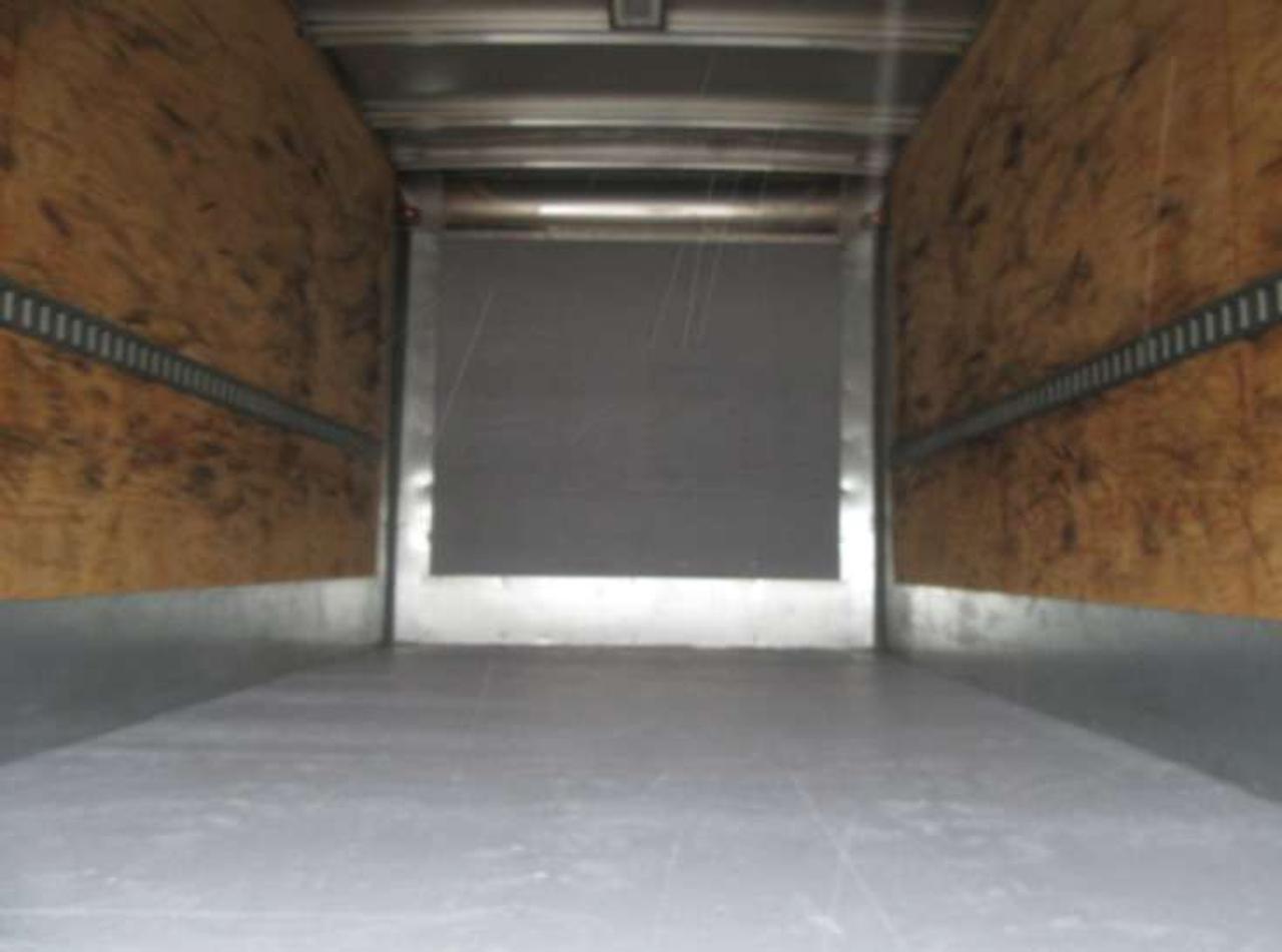 2023 GMC Savana 3500 GAS WITH 14 FT ALUMINUM CUBE VAN & ROLL OUT RAMP Photo4