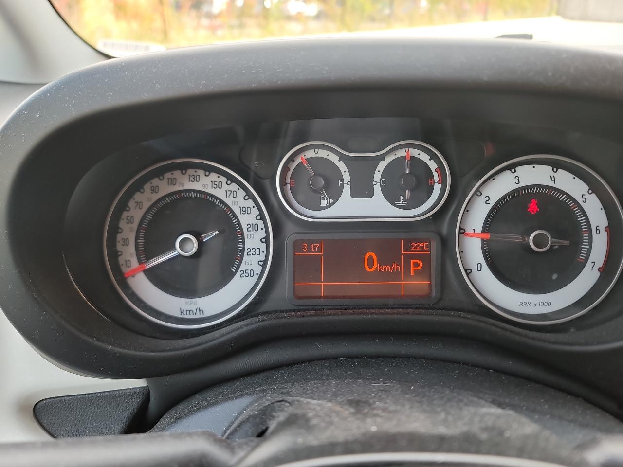 2014 Fiat 500L 5dr HB Trekking Photo