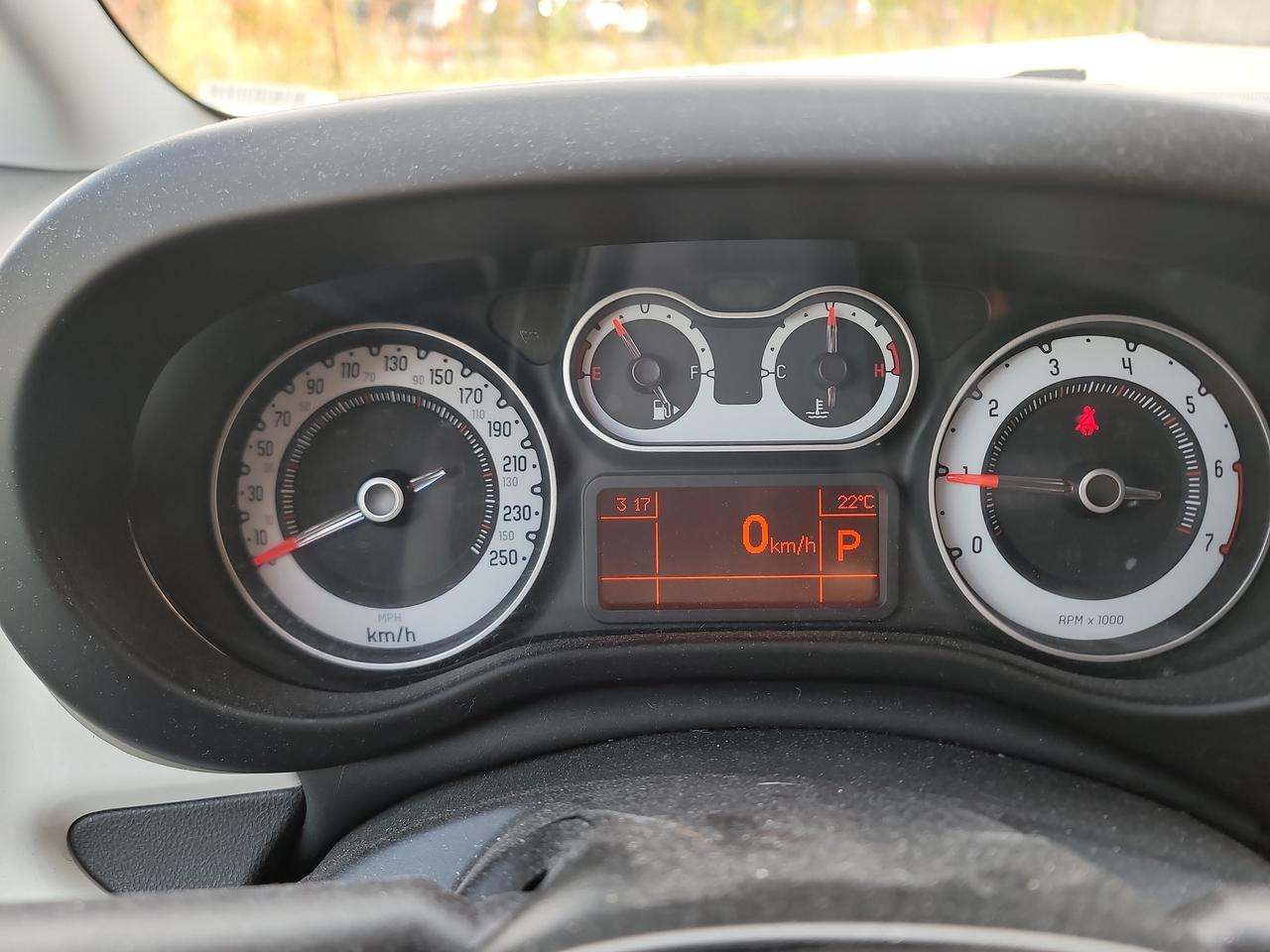 2014 Fiat 500L 5dr HB Trekking Photo