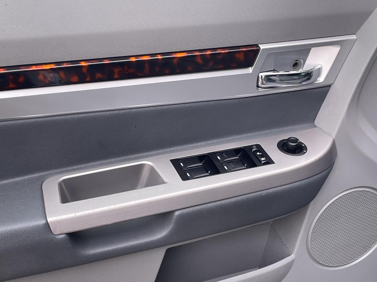 2008 Chrysler Sebring CONV   LIMITED   LEATHER   ACCIDENT FREE!! Photo