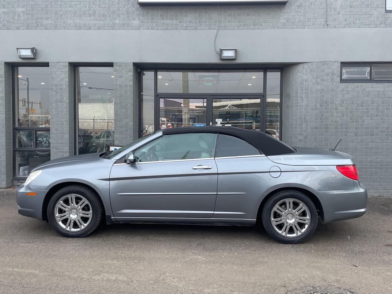 2008 Chrysler Sebring CONV   LIMITED   LEATHER   ACCIDENT FREE!! Photo4