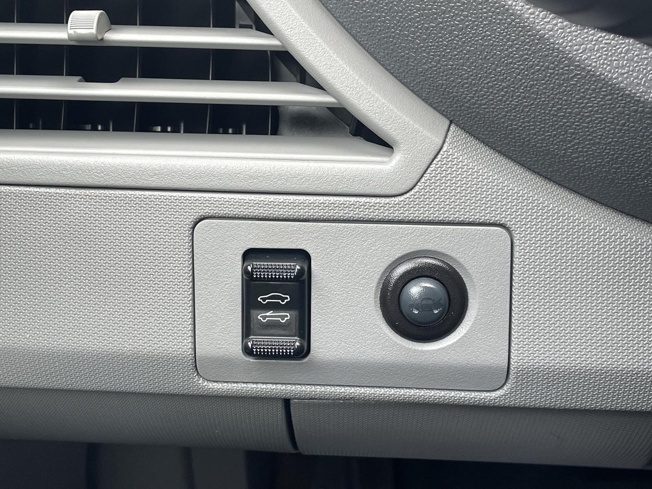 2008 Chrysler Sebring CONV   LIMITED   LEATHER   ACCIDENT FREE!! Photo