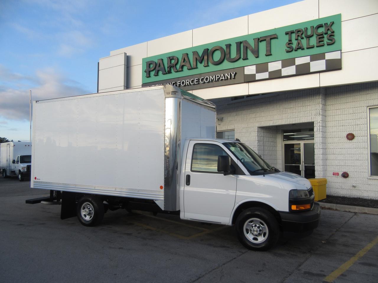 2023 Chevrolet Express 3500 GAS 14FT ALUMINUM CUBE VAN WITH ROLLOUT RAMP Photo0