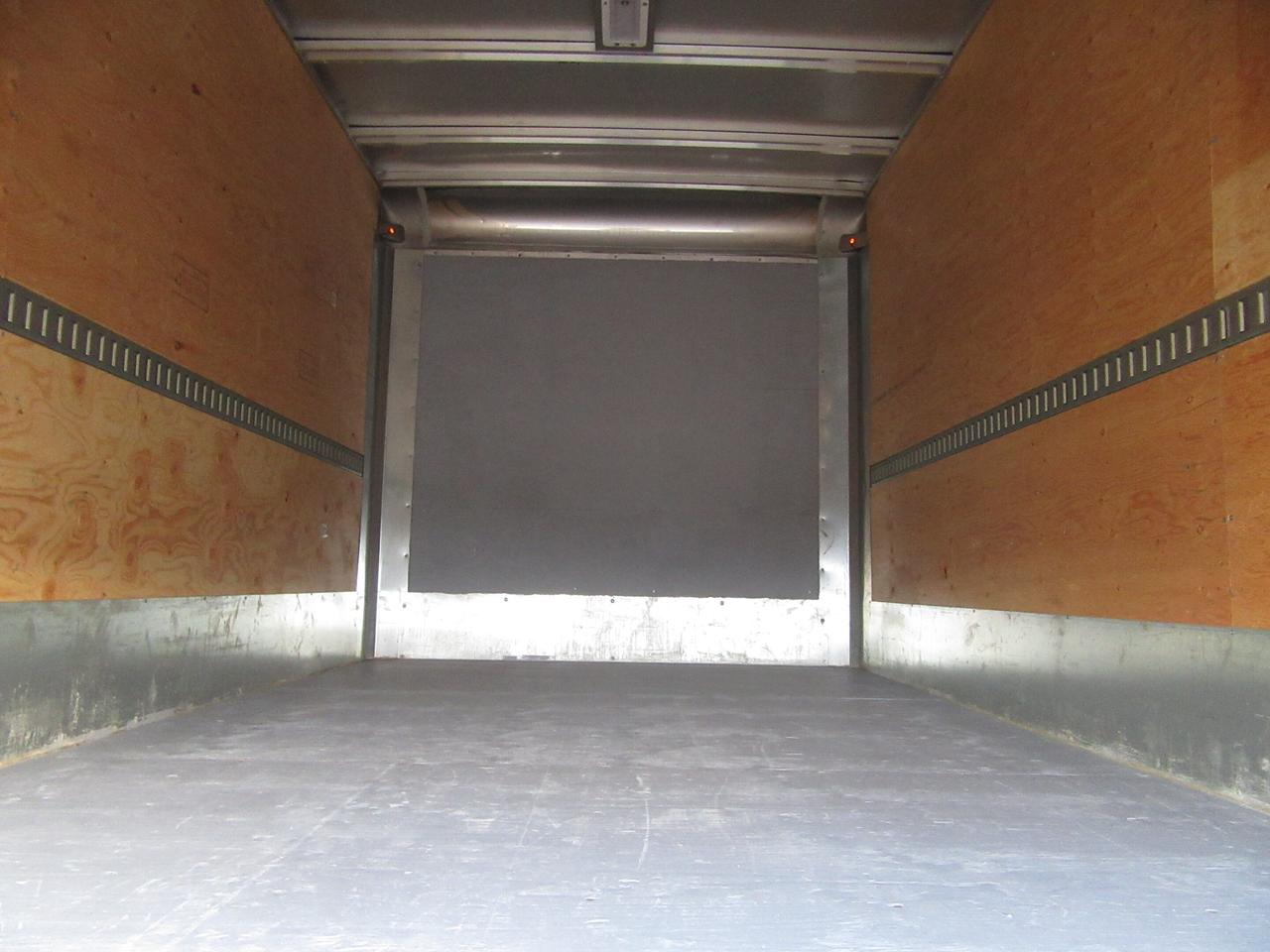 2023 Chevrolet ChevroletExpress_3500 GAS 14FT ALUMINUM CUBE VAN WITH ROLLOUT RAMP Photo4